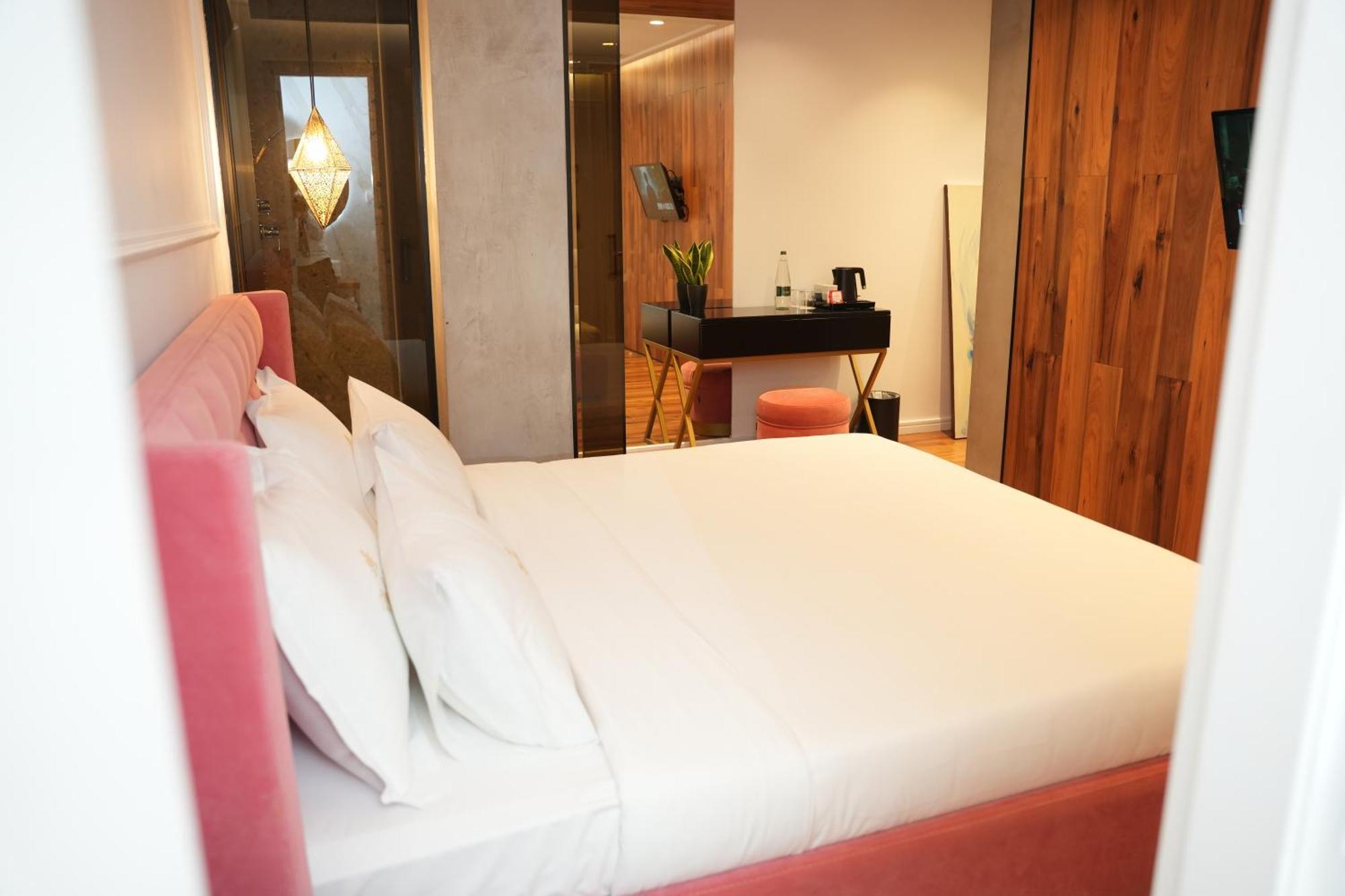 La Suite Boutique Hotel Tirana Exterior photo