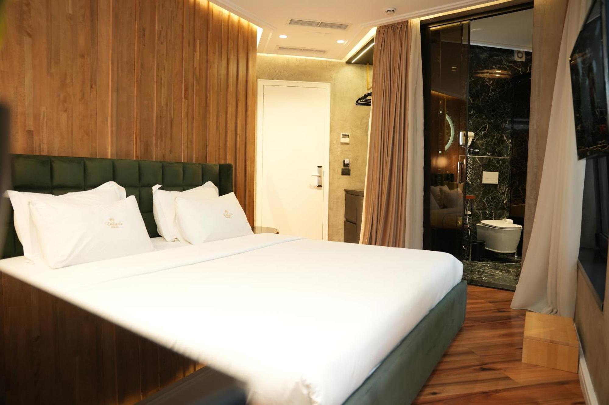 La Suite Boutique Hotel Tirana Exterior photo