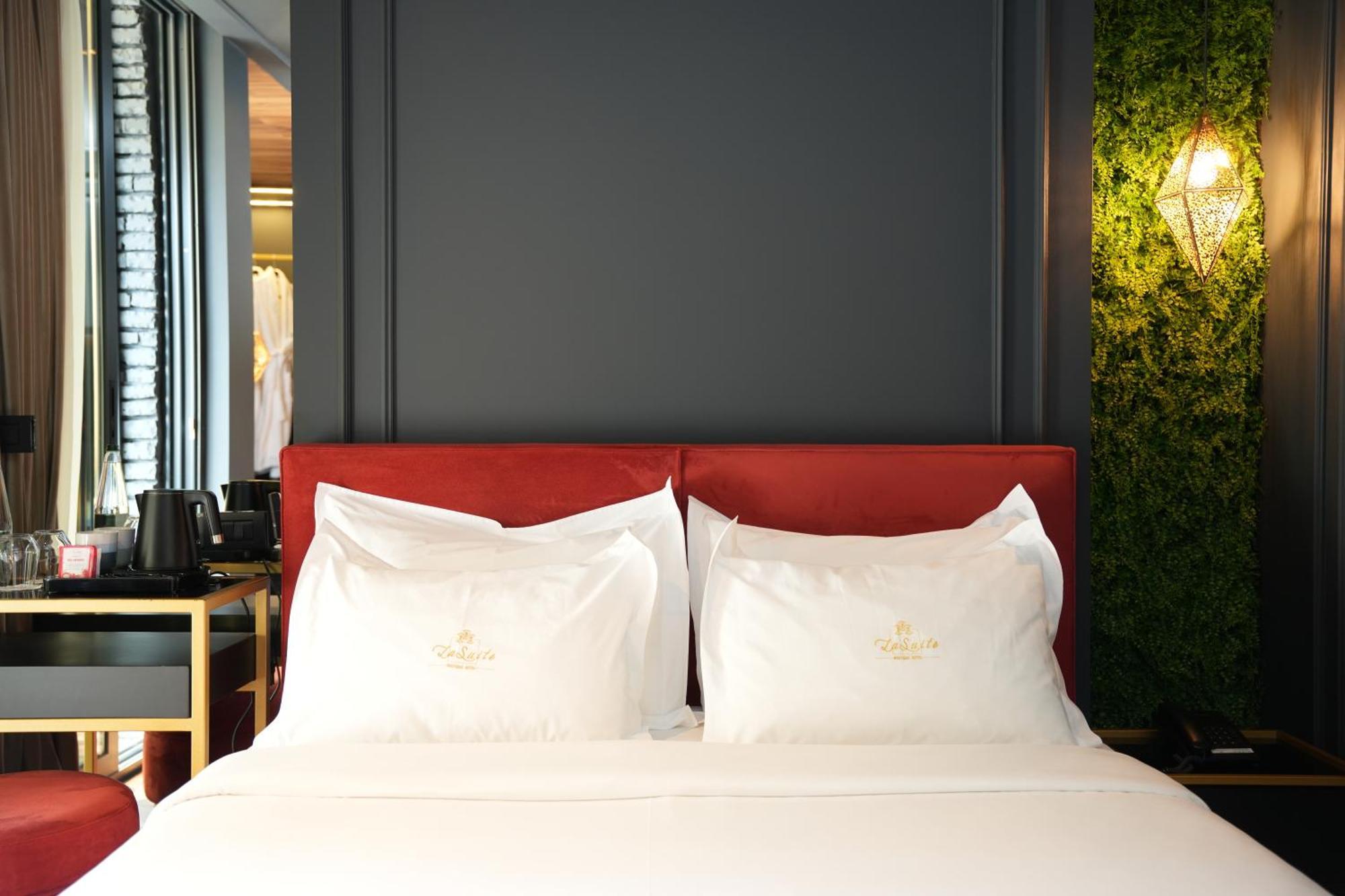 La Suite Boutique Hotel Tirana Exterior photo