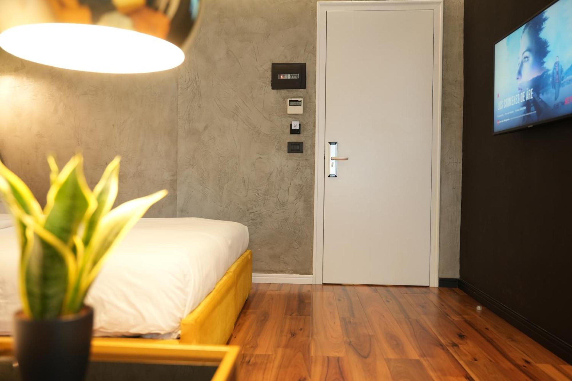 La Suite Boutique Hotel Tirana Exterior photo