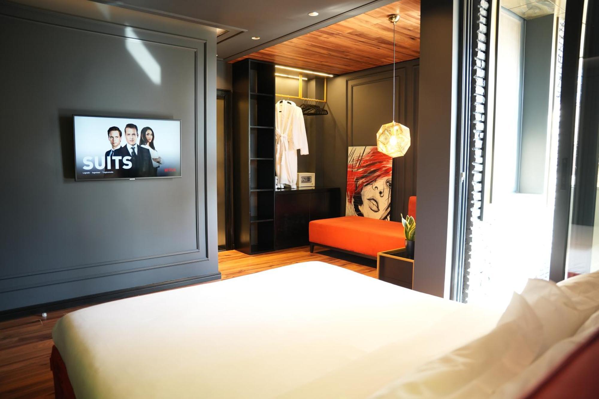 La Suite Boutique Hotel Tirana Exterior photo