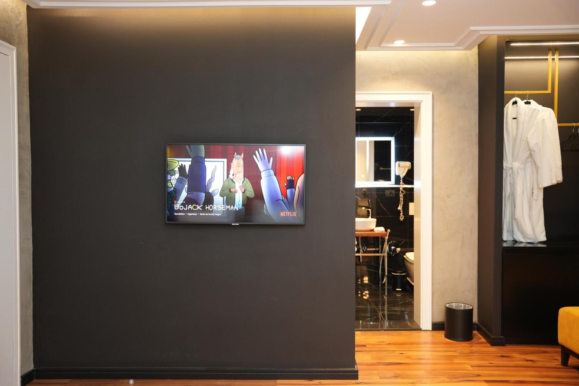 La Suite Boutique Hotel Tirana Exterior photo