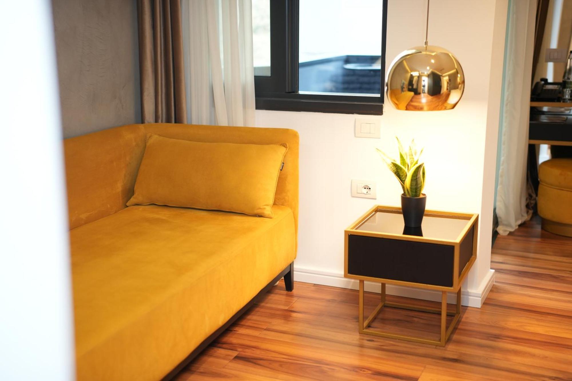 La Suite Boutique Hotel Tirana Exterior photo